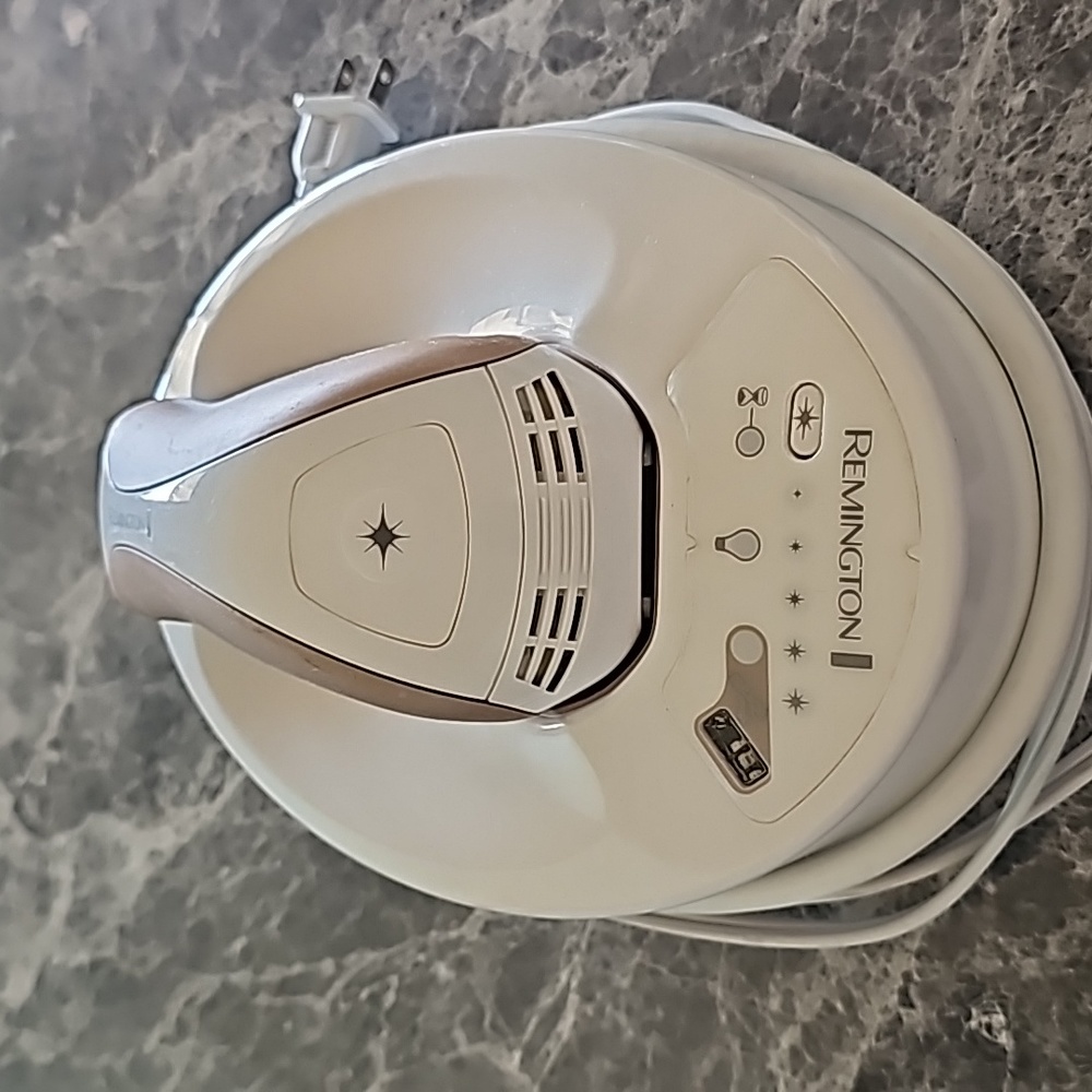 Remington i-Light Pro IPL Hair Removal System - Professional Results at Home